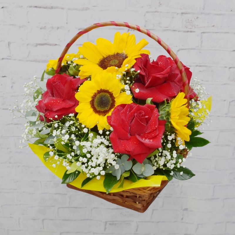 CASAMENTO-PERFEITO-DE-ROSA-E-GIRASSOL-1
