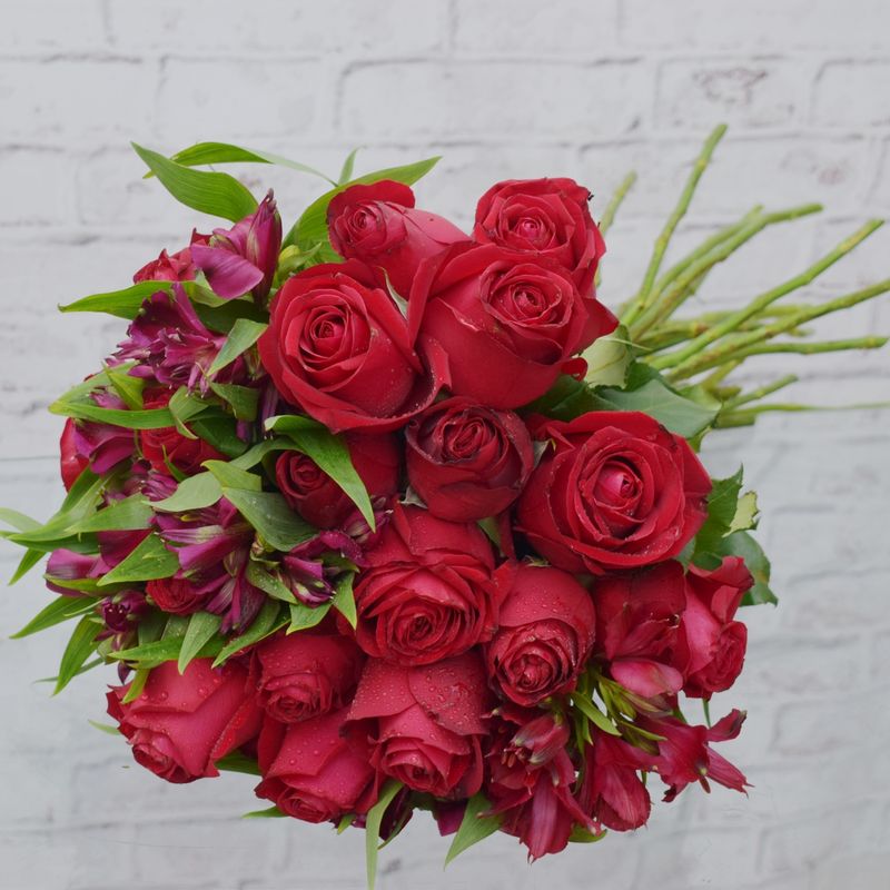BUQUE-VERMELHO-DE-FLORES-1