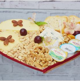 Platter Coração- Sabor de Amor com Queijos e Petiscos