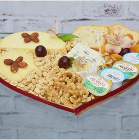Platter Coração- Sabor de Amor com Queijos e Petiscos
