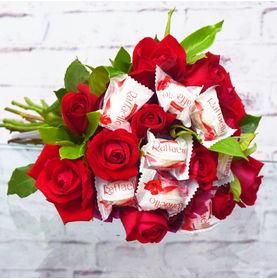 Buque Docê Raffaello com Rosas Vermelhas