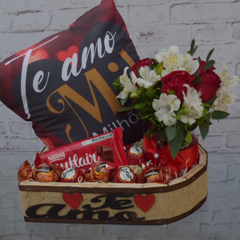 kit-almofada-flores-e-chocolates-borbulhas-de-amor-6