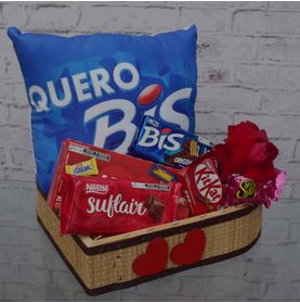 Kit Almofada Bis Rosa e Chocolates Você É Demais