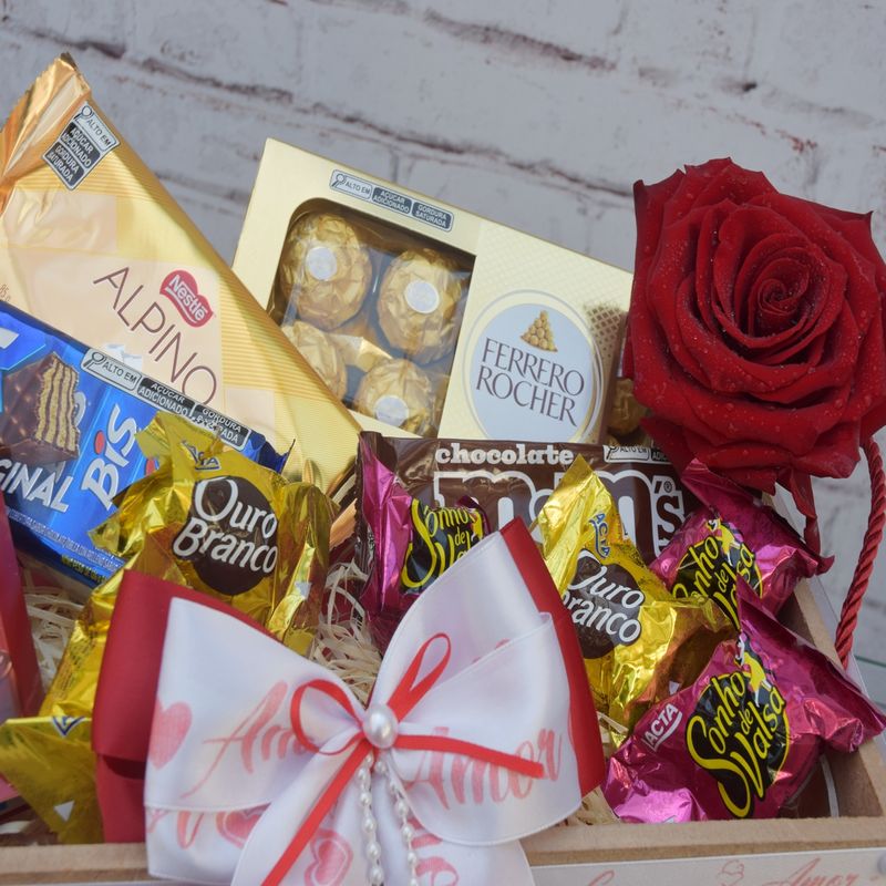 cesta-chocolate-tudo-de-bom-para-meu-amor-com-rosa-colombiana-2