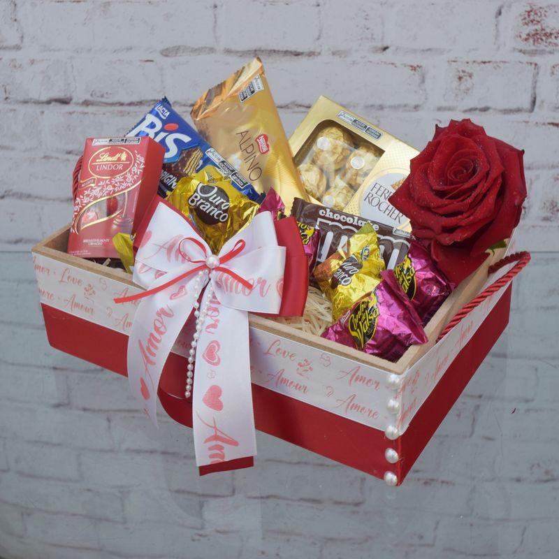 cesta-chocolate-tudo-de-bom-para-meu-amor-com-rosa-colombiana-3