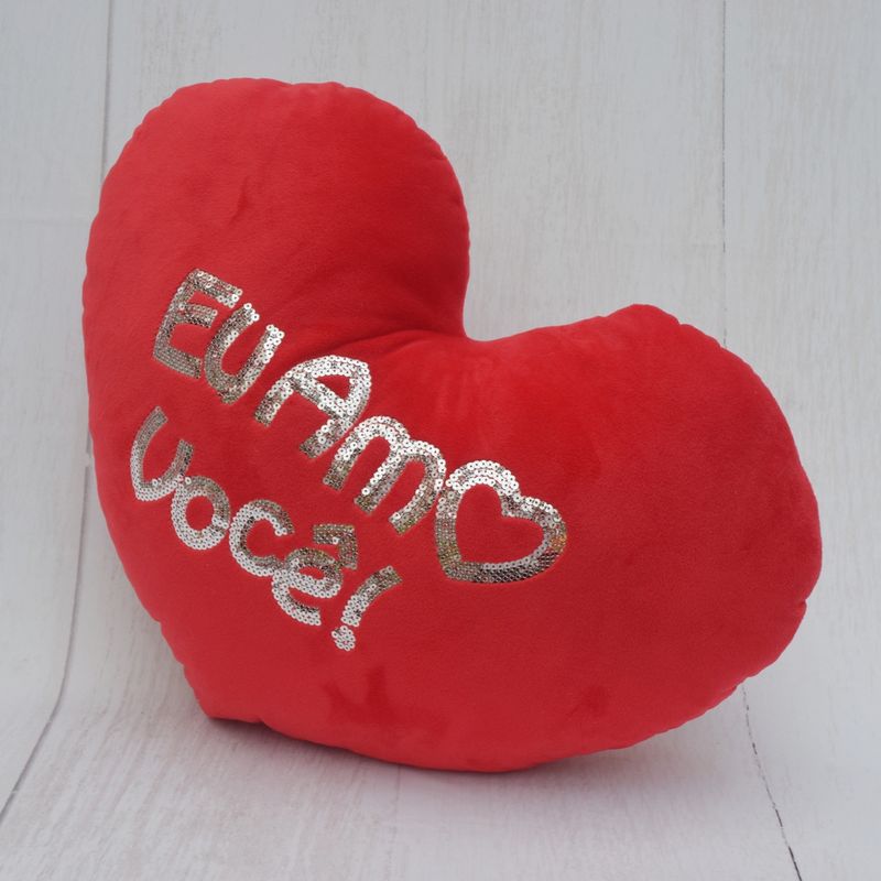 almofada-coracao-com-lantejoula-eu-amo-voce-2