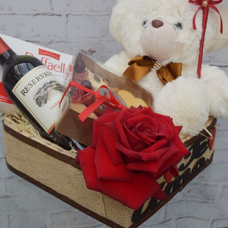 kit-de-petiscos-vinho-bombom-e-urso-balao-coracao-para-dizer-que-te-amo-3