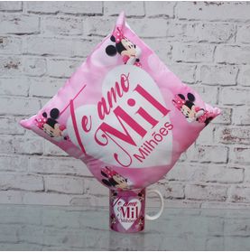 Kit Caneca e Almofada Te Amo Mil Milhoes Rosa