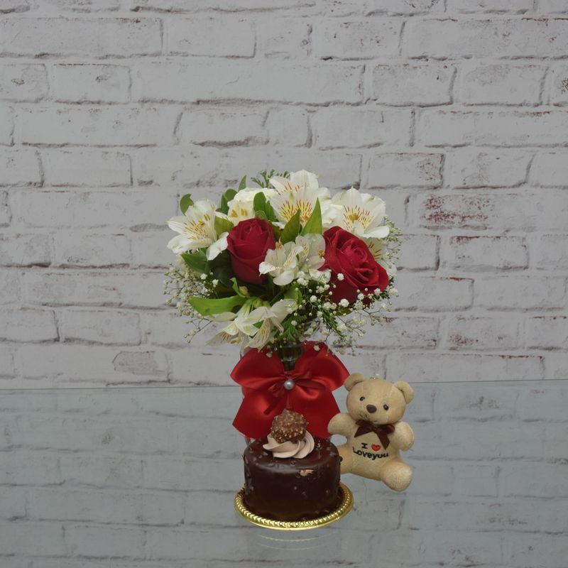 suspiro-de-amor-vermelho-e-branco-com-urso-chaveiro-e-mini-bolo-ferrero-rocher-1