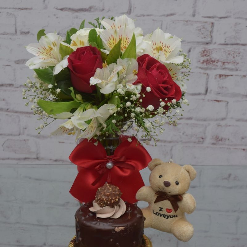 suspiro-de-amor-vermelho-e-branco-com-urso-chaveiro-e-mini-bolo-ferrero-rocher-2