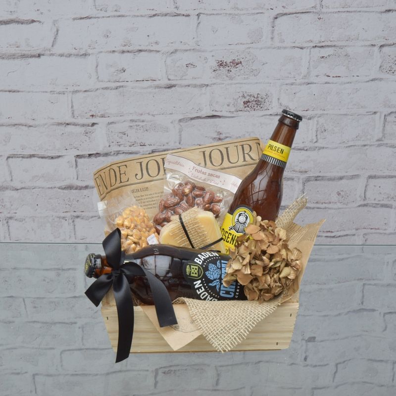cesta-de-petiscos-e-cervejas-simplesmente-chique-para-ele-1