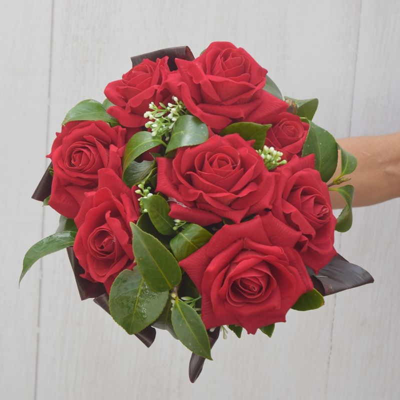 buque-maravilha-8-rosas-vermelhas-permanentes-5