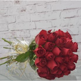 Maço de 24 Rosas Nacionais Para Presentear