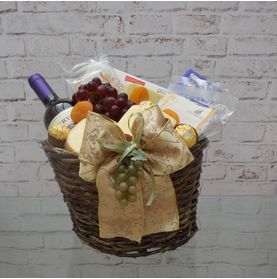 Cesta Sofisticada com Mix de Chocolates Frutas e Queijos Para Presentear