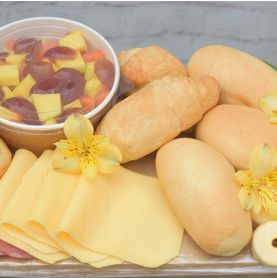 Platter Tipo Café da Manhã para Uma Pessoa de Bom Gosto