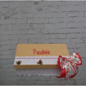 Caixa de Chocolates com Vinho Para o Aniversário Dela