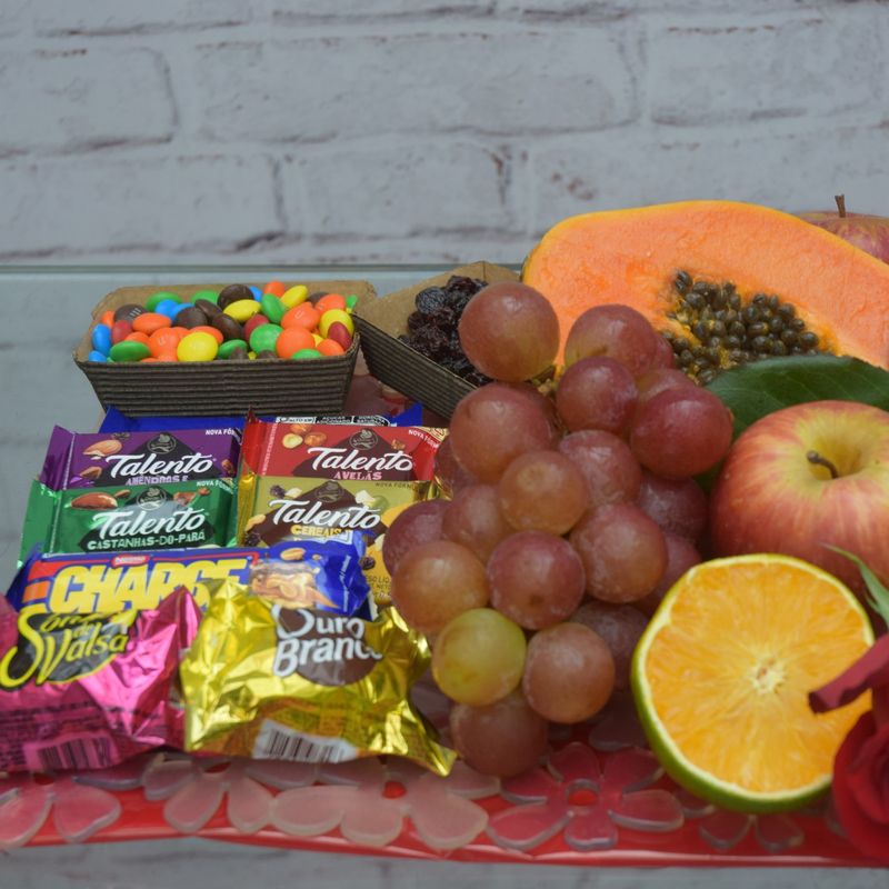 platter-de-flores-frutas-e-chocolate-sugestao-criativa-1