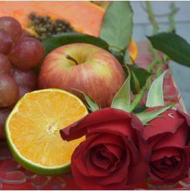 Platter de Flores Frutas e Chocolate Sugestão Criativa