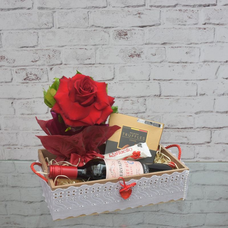 kit-de-vinho-chocolates-e-rosa-colombiana-para-conquistar-uma-linda-mulher-3