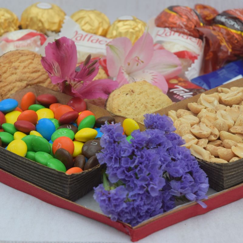 platter-coracao-com-ferrero-rocher-e-chocolates-para-entregar-com-amor-7