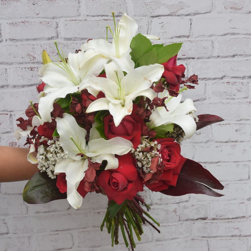 buque-de-lirios-brancos-e-rosas-colombianas-1
