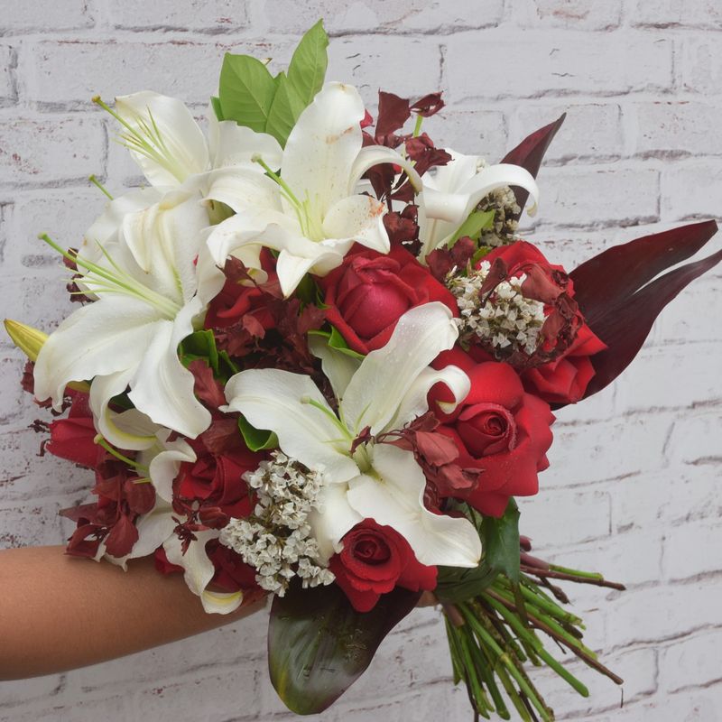 buque-de-lirios-brancos-e-rosas-colombianas-2