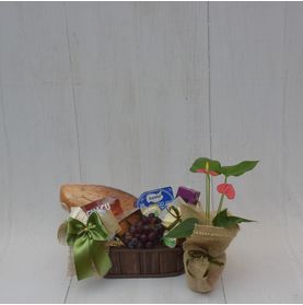 Cesta de Café da Manhã com Suco e Pães Para Encantar com Mini Anturio