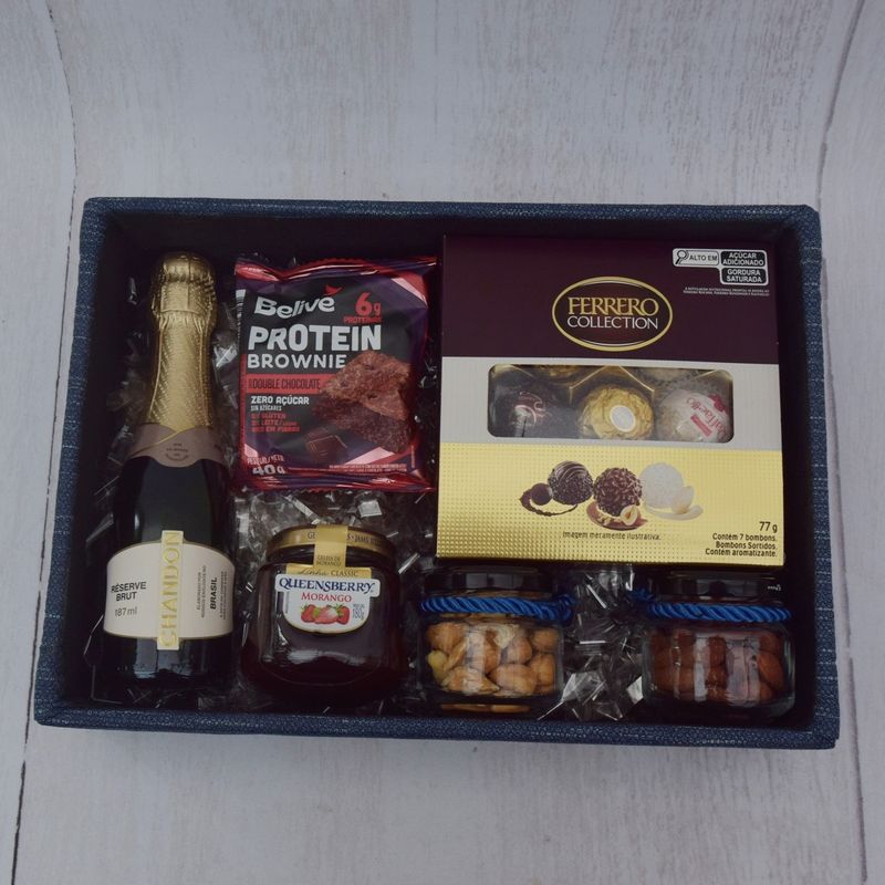 KIT-CORPORATIV-COM-MINI-CHANDON-E-CHOCOLATE-PARA-UM-CLIENTE-ESPECIAL-2.jpg