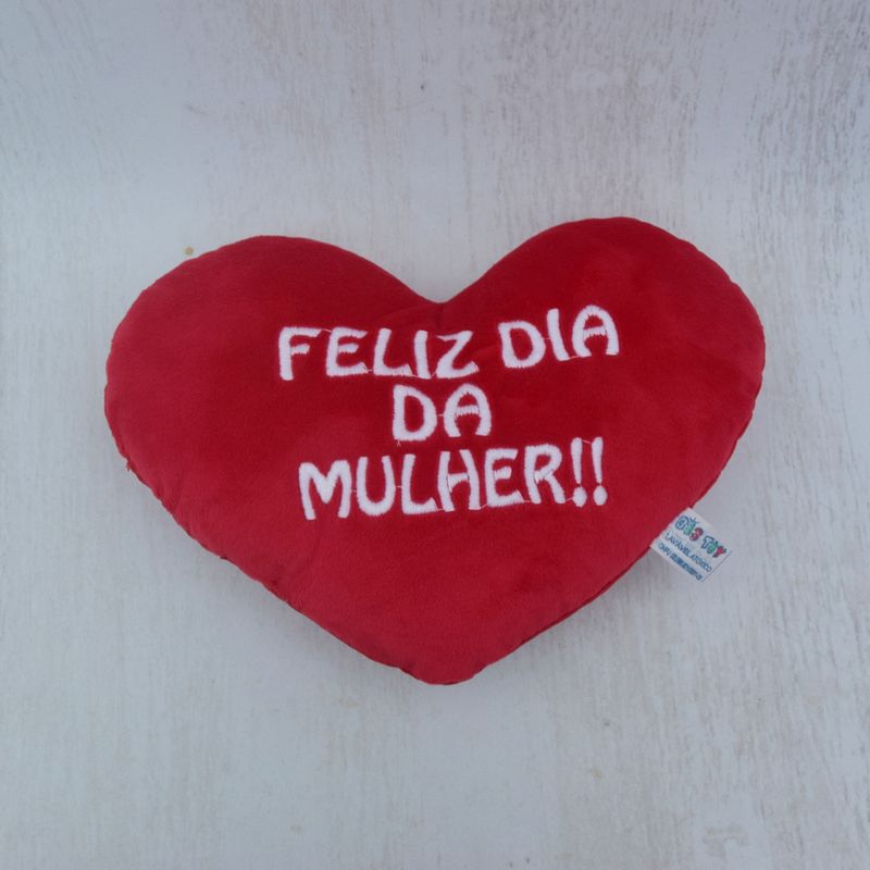 almofada-coracao-feliz-dia-da-mulher-1.jpg