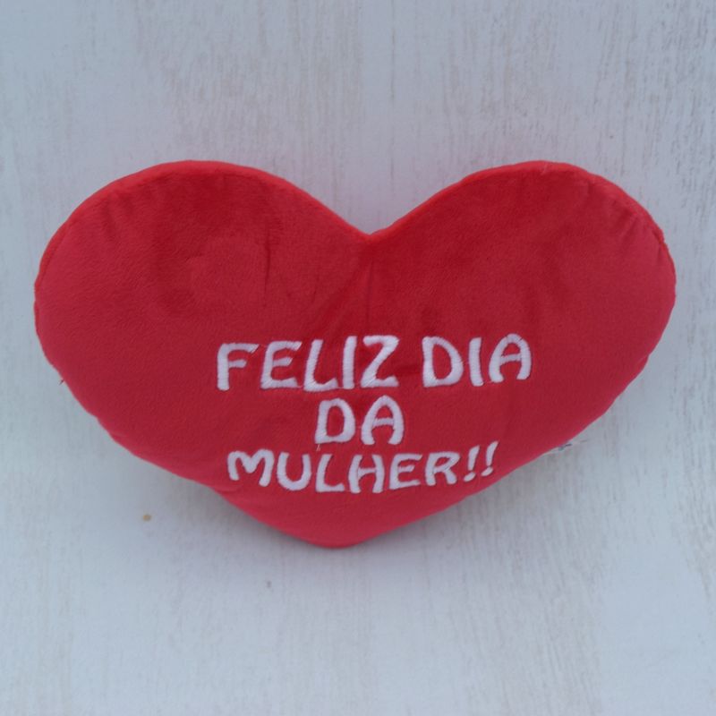 almofada-coracao-feliz-dia-da-mulher-2.jpg