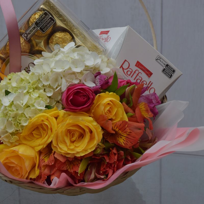cesta-de-flores-com-chocolates-para-o-dia-de-uma-mulher-especial-2.jpg