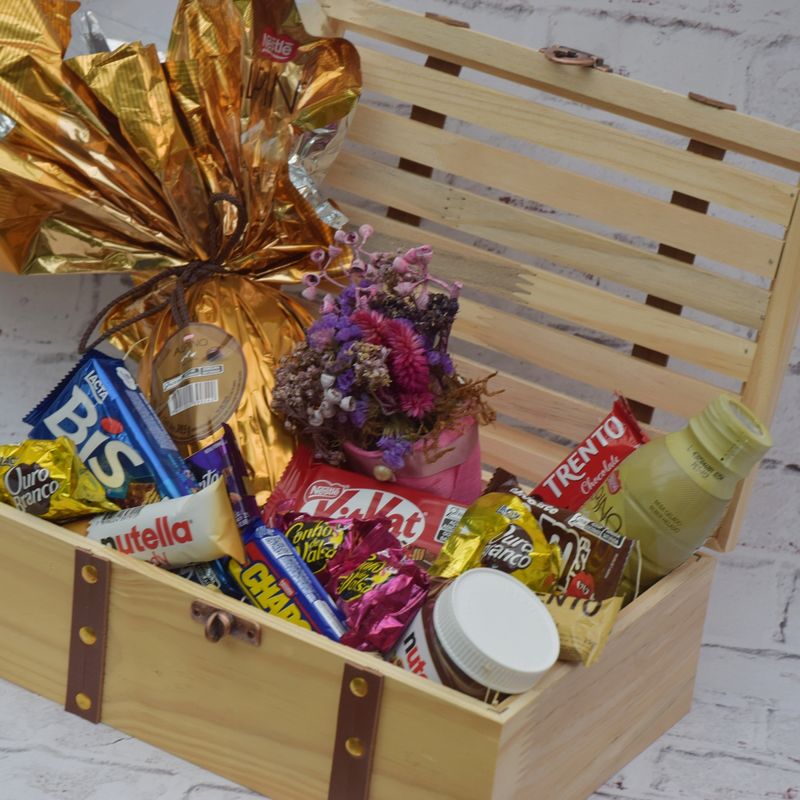 cesta-feliz-pascoa-com-ovo-de-chocolate-arranji-de-flores-secas-e-variedades-de-chocolates-4.jpg