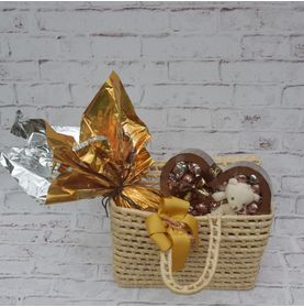Kit Páscoa com Amor com Ovo de Chocolate Bombom Coração e Urso