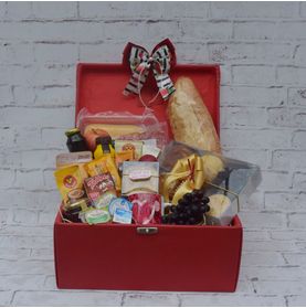 Bau de Café da Manhã com Pães Frutas Bolo Suco e Muito Mais para a Mamãe C/ Caneca Mãe Você É Incrível (estampa Disponivel)