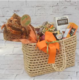 Kit Delicadeza de Mãe Na Sacola de Palha com Flores Secas Geléia Suco Palmier e Maçã