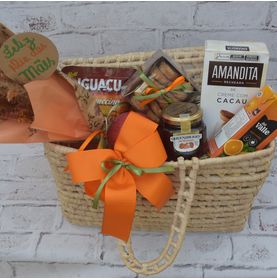 Kit Delicadeza de Mãe Na Sacola de Palha com Flores Secas Geléia Suco Palmier e Maçã