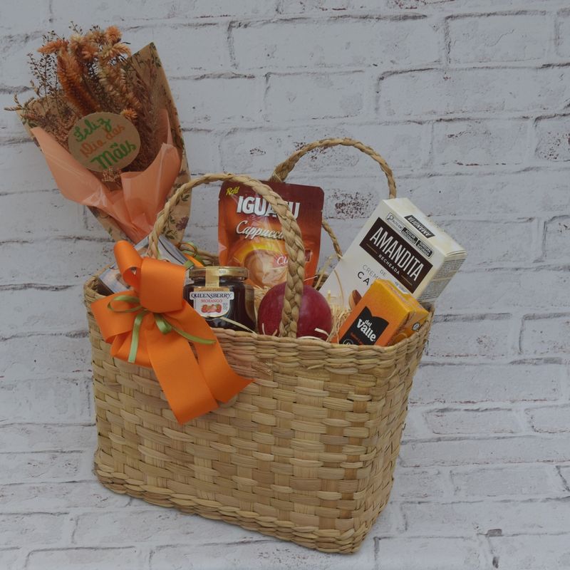 kit-delicadeza-de-mae-na-sacola-de-taboa-com-flores-secas-geleia-suco-palmier-e-maca-5.jpg
