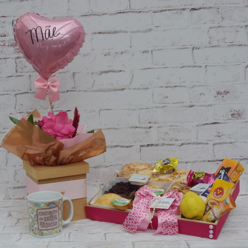 com-caneca-rosa-e-balao-1.JPG