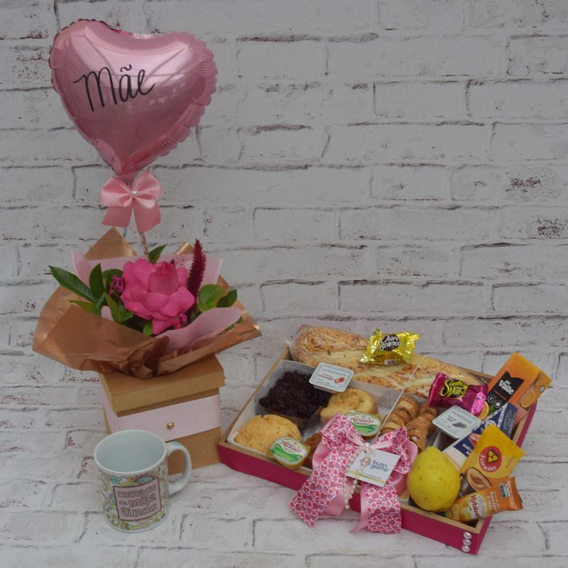 com-caneca-rosa-e-balao-2.JPG