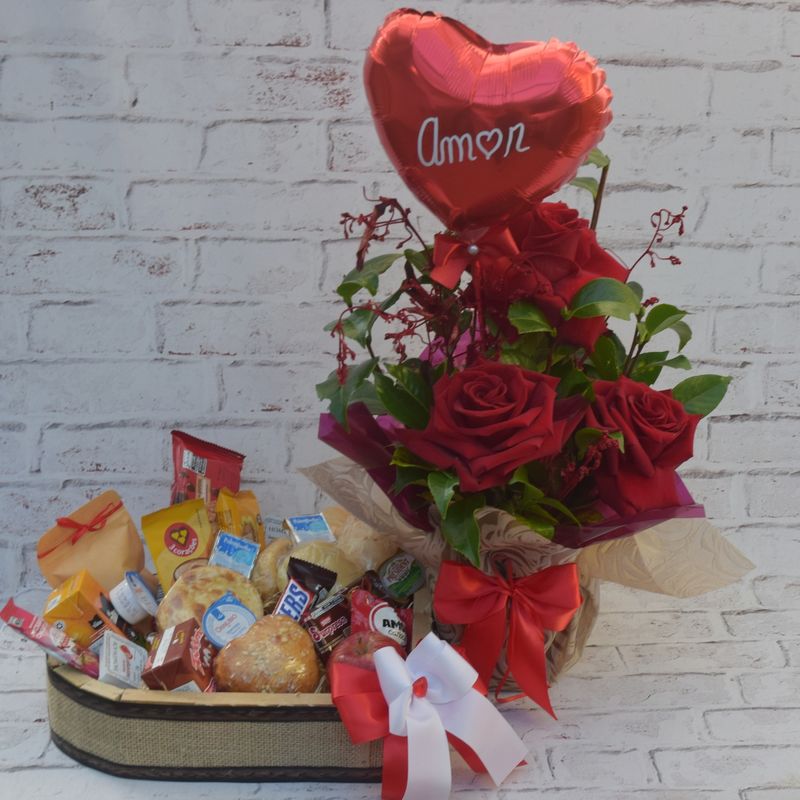 cesta-de-cafe-da-manha-com-paes-suco-bolo-e-chocolates-para-o-meu-amor-com-arranjo-de-colombianas-e-balao-5.JPG