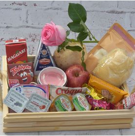 Cesta de Café da Manhã Delicada para Presentear C/rosa