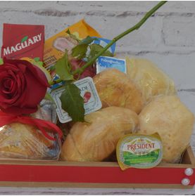 Kit Café da Manhã com Pães e Pão de Queijo para Você C/rosa