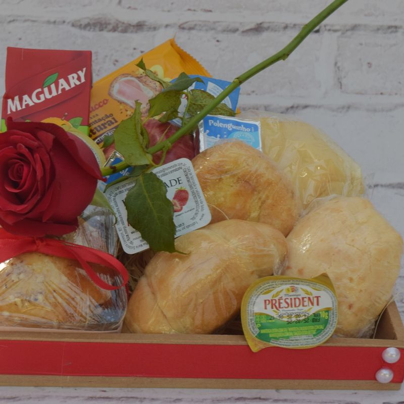 kit-cafe-da-manha-com-paes-e-pao-de-queijo-para-voce-com-rosa-1.JPG