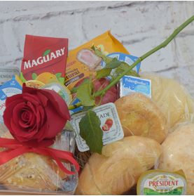 Kit Café da Manhã com Pães e Pão de Queijo para Você C/rosa