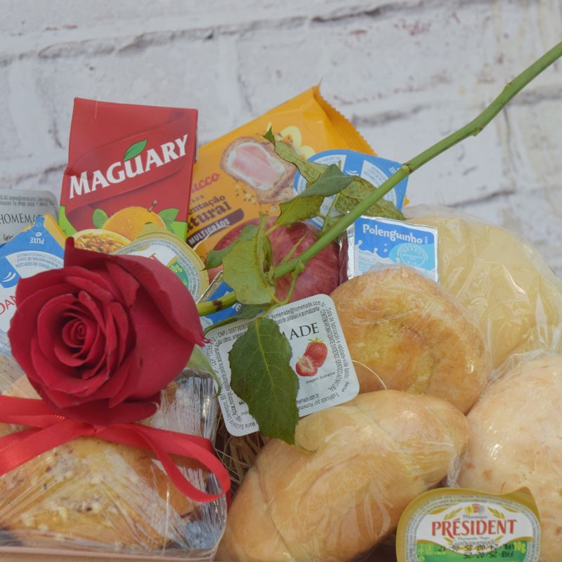 kit-cafe-da-manha-com-paes-e-pao-de-queijo-para-voce-com-rosa-2.JPG