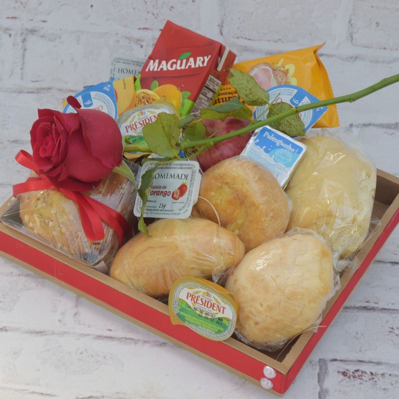 kit-cafe-da-manha-com-paes-e-pao-de-queijo-para-voce-com-rosa-4.JPG