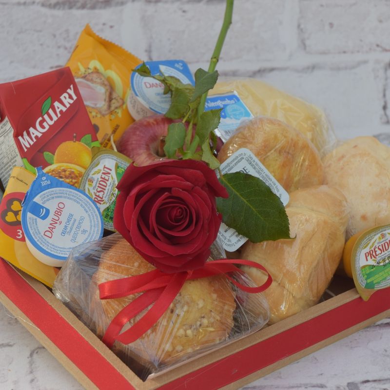 kit-cafe-da-manha-com-paes-e-pao-de-queijo-para-voce-com-rosa-6.JPG