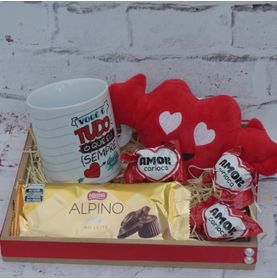 Kit Coração Caneca e Chocolates para Os Namorados