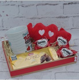 Kit Coração Caneca e Chocolates para Os Namorados