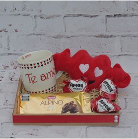 Kit Coração Caneca e Chocolates para Os Namorados Te Amo